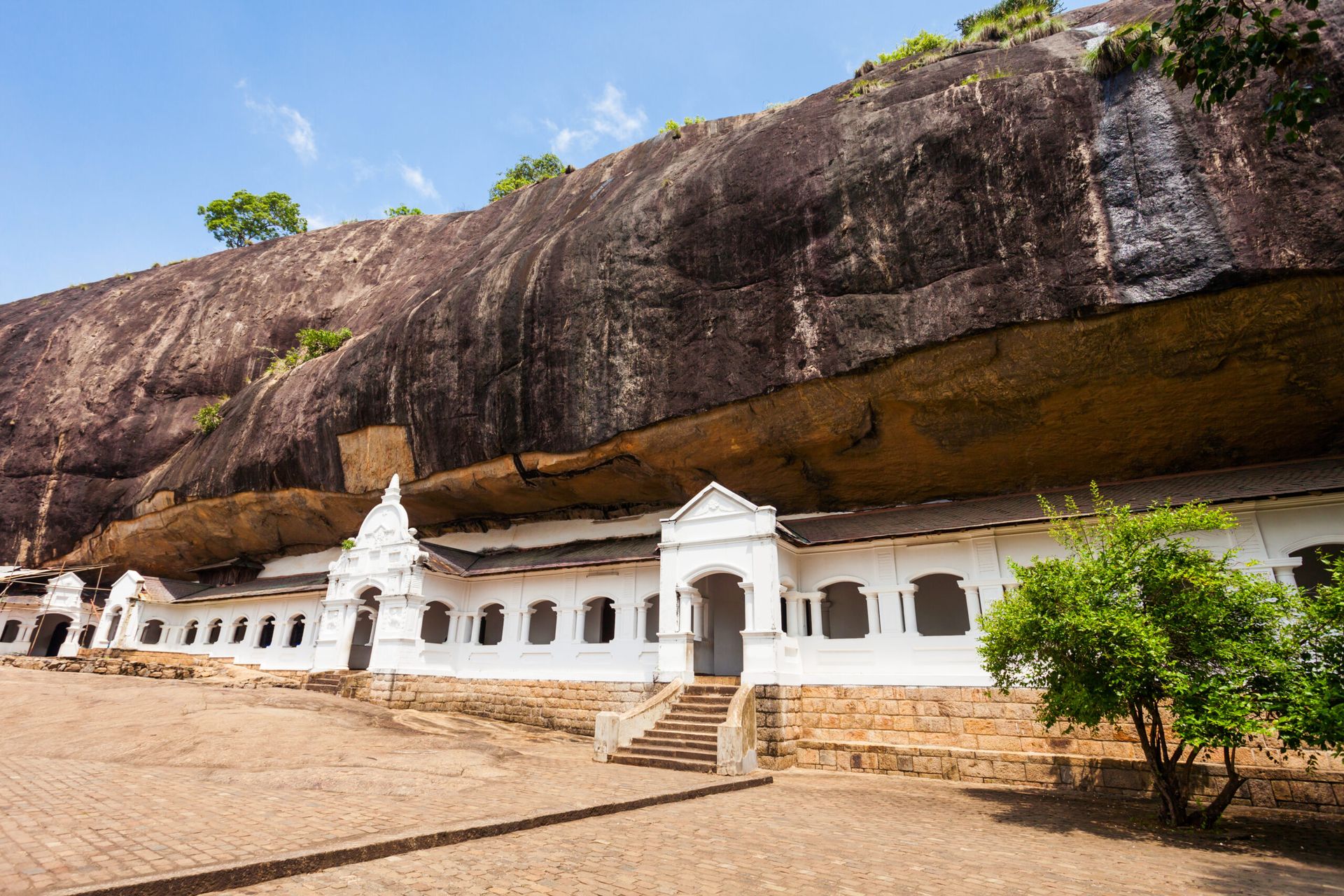 Dambulla cave temple