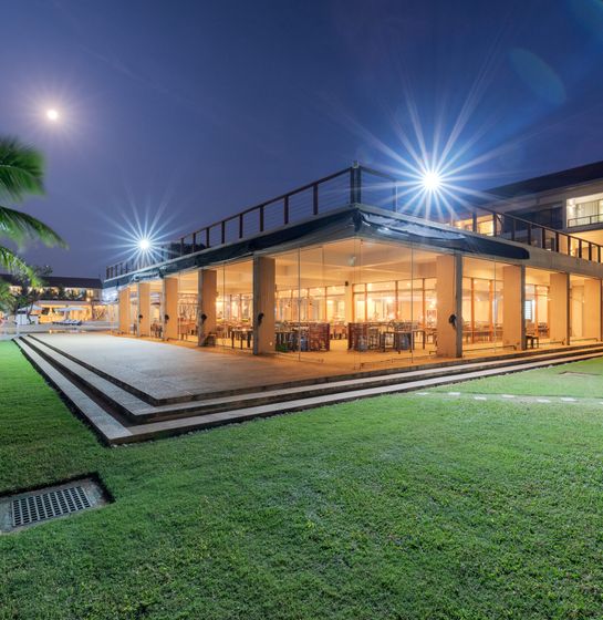 Dining area with outdoor seating at Amaya Beach Pasikudah