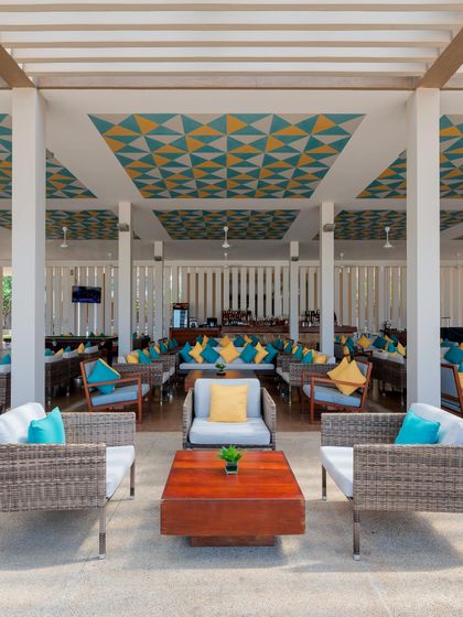 Outdoor seating at aqua bar at Amaya Beach Pasikudah
